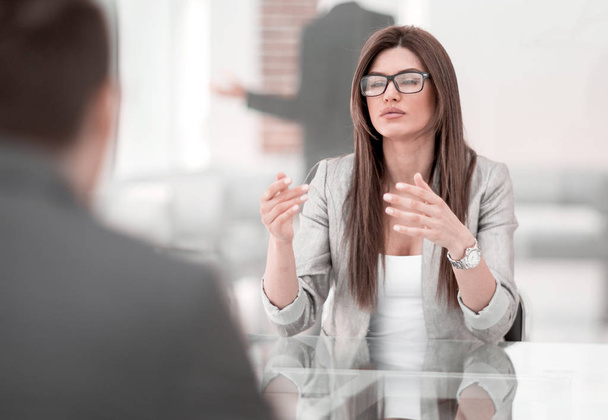Manager talking with a client in a modern office - Foto, Imagem