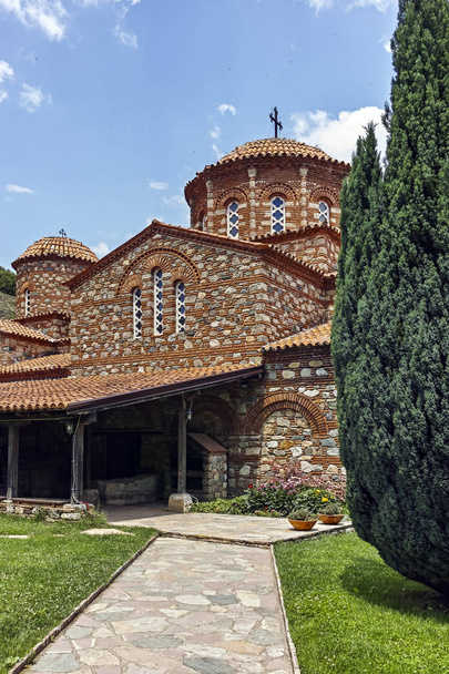 Středověké budovy na Vodoca klášter Saint Leontius poblíž města Strumica, Severní Makedonie - Fotografie, Obrázek