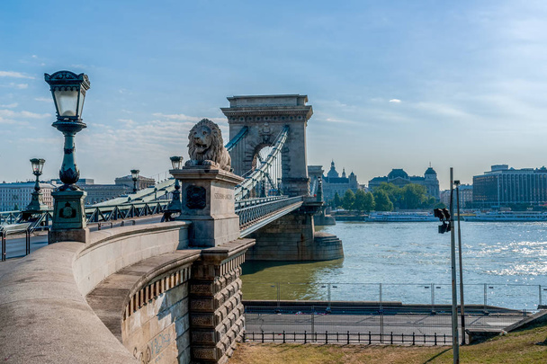 Szechenyi Chain Bridge in Budapest - Zdjęcie, obraz