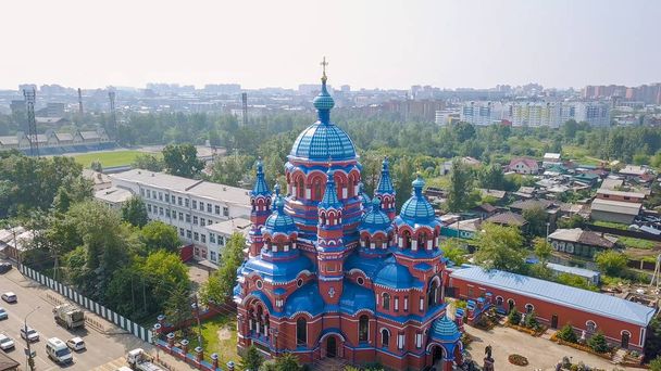 Venäjältä, Irkutskista. Kazanin Jumalan äidin kuvakkeen kirkko Craft Slobodassa. Ortodoksinen kirkko, protestanttinen kirkko, Alkaen Dron
  - Valokuva, kuva