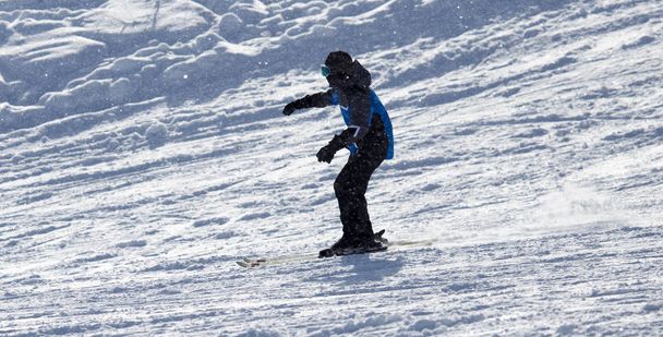 people skiing in the winter - Photo, image