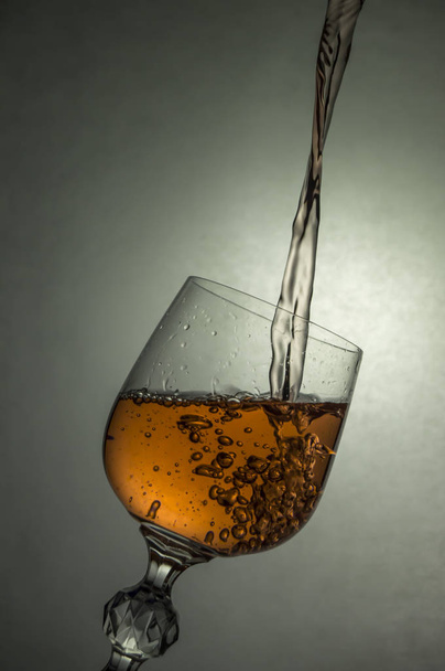 Juice, water, glass, drops, splash, pour, whiskey, wine, liquid, - Photo, Image