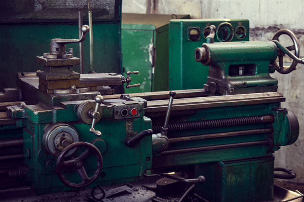 Metalworking machines working mechanisms are shot close-up  - Foto, Imagen