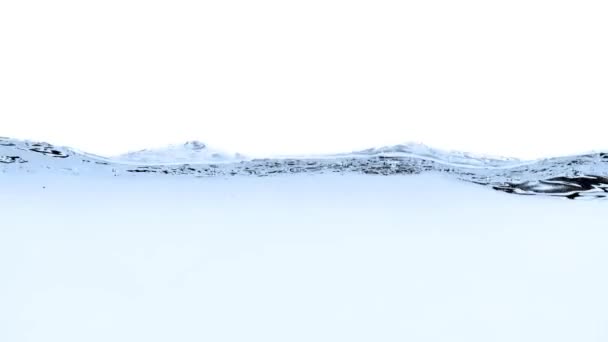 Salpicadura de agua azul sobre fondo blanco - Metraje, vídeo