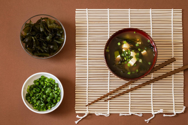 Une large gamme de cuisine orientale nationale
 - Photo, image