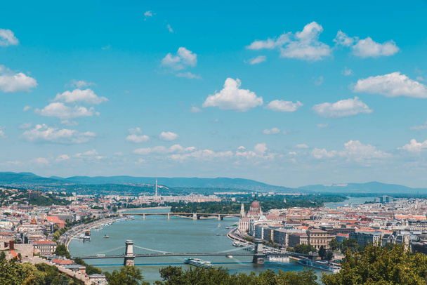 panoramic view of budapest in summer time - Foto, afbeelding