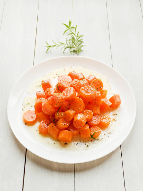 Ensalada de zanahoria caliente
 - Foto, Imagen