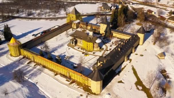 Vista aérea del monasterio de Sucevita en Bucovina
. - Metraje, vídeo
