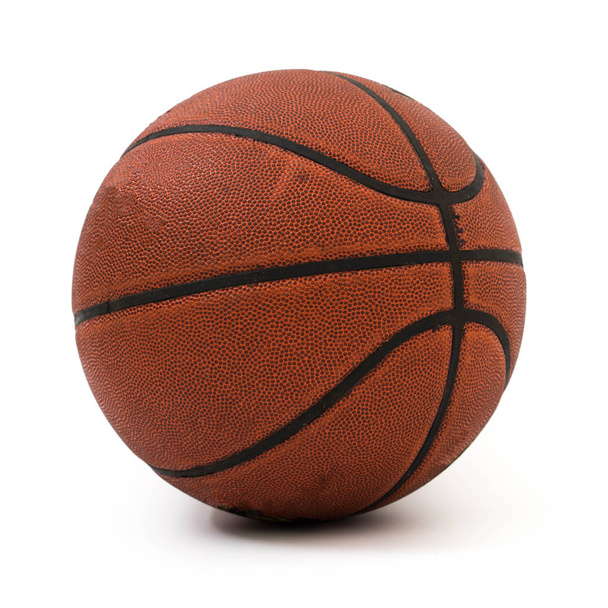 bola de basquete sobre branco
 - Foto, Imagem