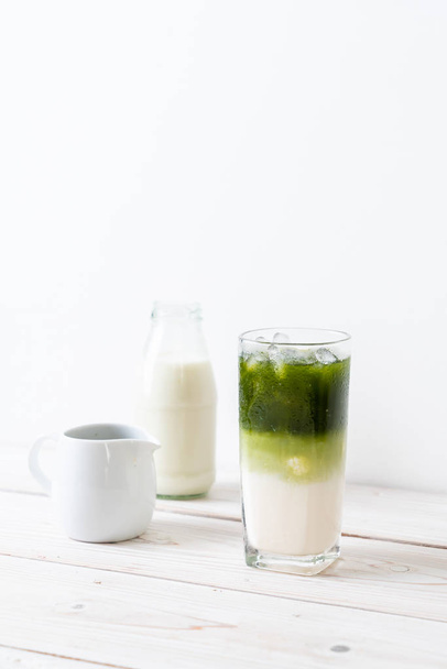 iced matcha green tea latte - Foto, Imagen