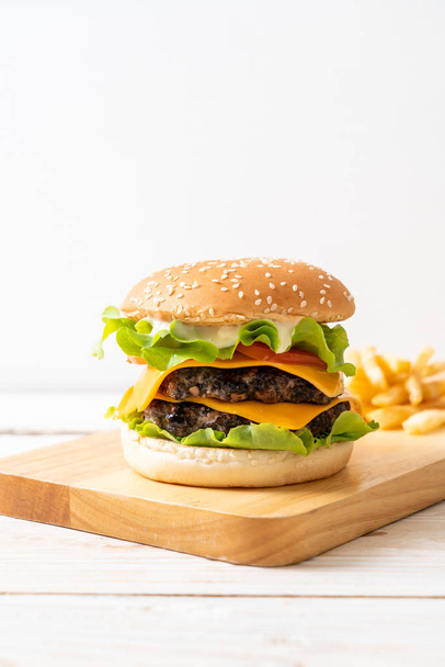 fresh tasty burger  - Foto, Bild