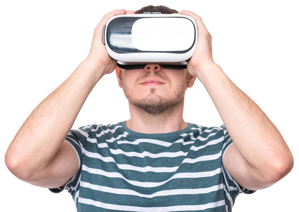 Homem em óculos de realidade virtual
 - Foto, Imagem