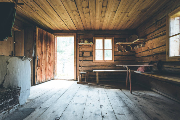 Mountain hut in Austria: rustic wooden interior - Foto, Imagen