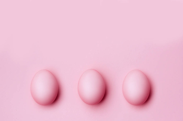 Top view of pink Easter eggs - 写真・画像