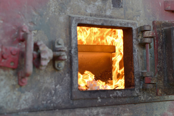 Verbrennung von Krematorien in Großaufnahme - Foto, Bild