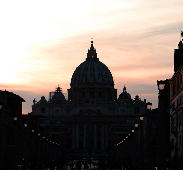 musta siluetti suuri kupoli Saint Peter Basilica th
 - Valokuva, kuva