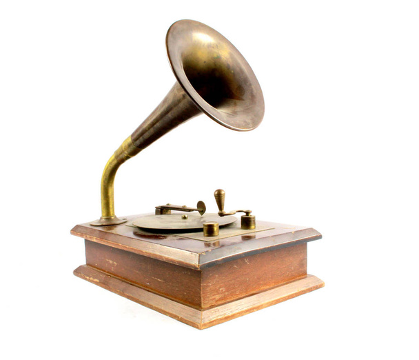A szüreti és antik fából készült kis gramofon lejátszó fehér háttér - Fotó, kép