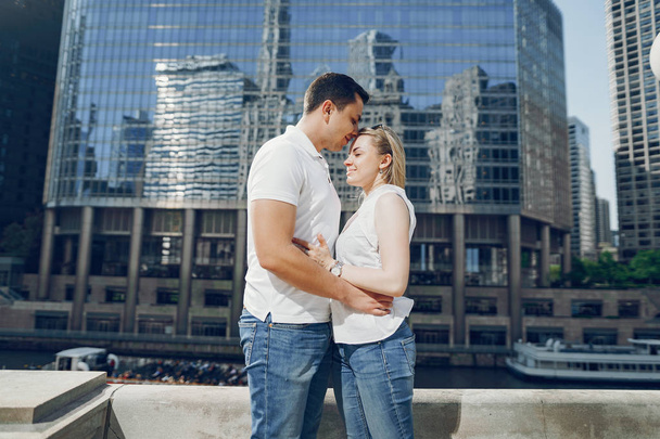 Loving couple walks in Chicago - Photo, Image
