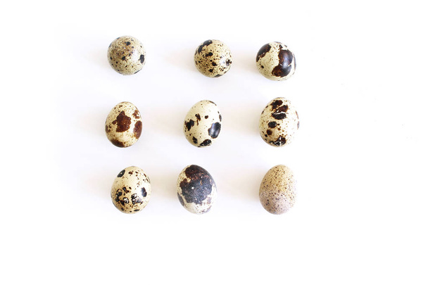 Isolated quail eggs. Big collection of quail eggs isolated on white background with clipping path. - Foto, Imagem