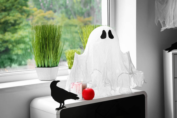 Decoraciones creativas para la fiesta de Halloween en la habitación
 - Foto, Imagen