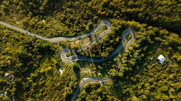 Winding road in the mountains top view - Foto, Imagem