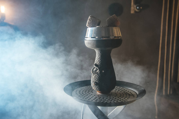 coals for a hookah. cooking hookah. how to make a hookah. the process of making hookah. - Φωτογραφία, εικόνα