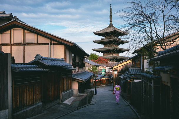 yasaka pagode
 - Foto, Imagem