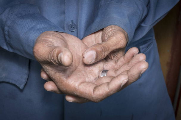 povrchu mužích rukou - Fotografie, Obrázek