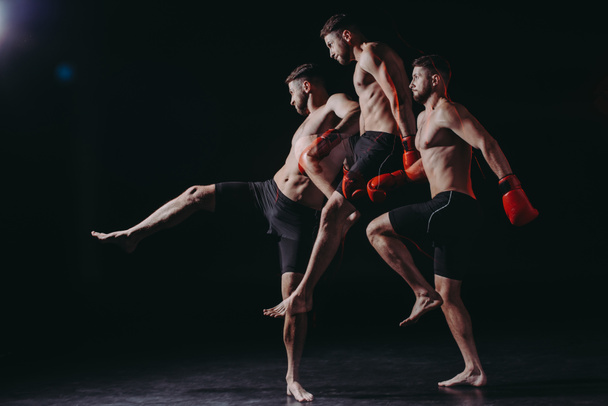 meervoudige blootstelling van sterke shirtless gespierde bokser in bokshandschoenen springen en doen kick - Foto, afbeelding
