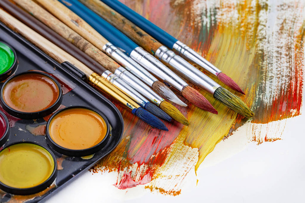 Paint brushes and paints for drawing. - Valokuva, kuva