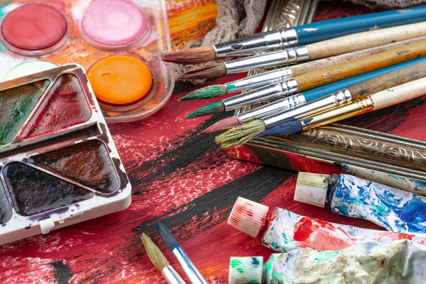 Paint brushes and paints for drawing. - Foto, afbeelding