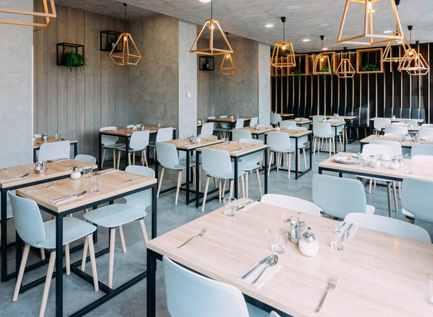 A modern étterem belső tere Ljubljanában - Fotó, kép
