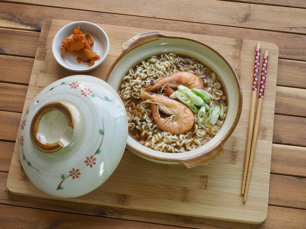 Asya yemek karides ramen - Fotoğraf, Görsel