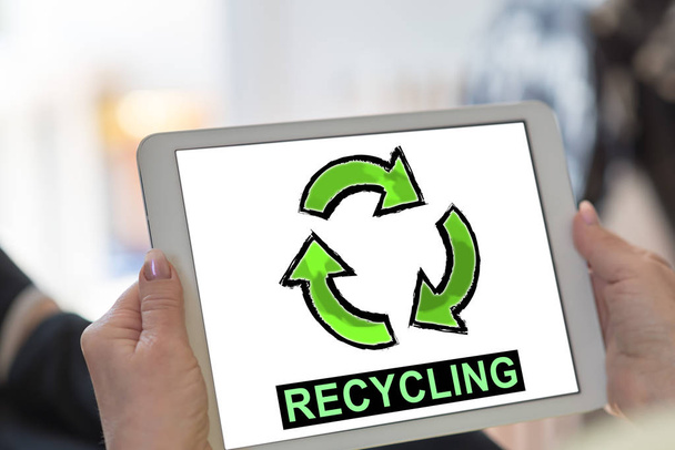 Recycling-Konzept auf dem Tablet - Foto, Bild