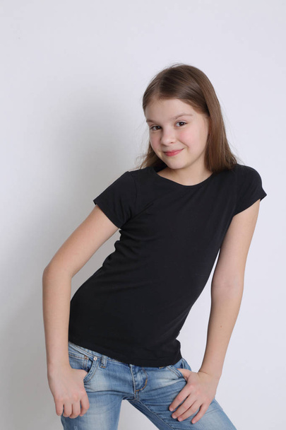 Caucasian teen girl posing - Fotó, kép