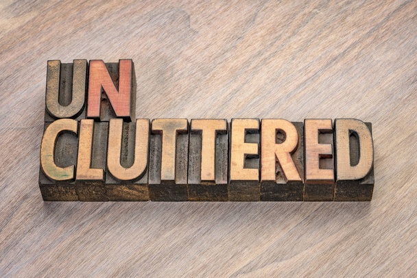 uncluttered word in wood type - Фото, зображення