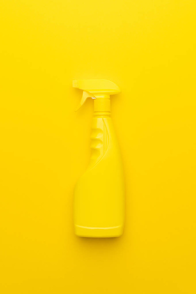 yellow cleaning spray - Fotó, kép