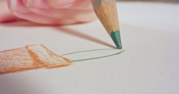 Macro tiro de uma ponta de lápis colorido desenho em papel
 - Filmagem, Vídeo