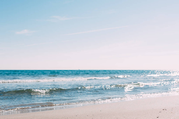 Playa de arena de verano y mar olas fondo
 - Foto, Imagen