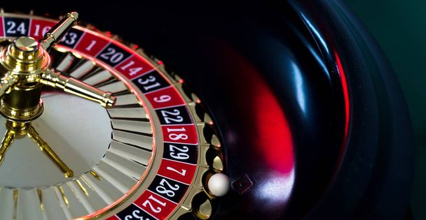  Casino-Hintergrund, Roulette-Rad in Bewegung - Foto, Bild