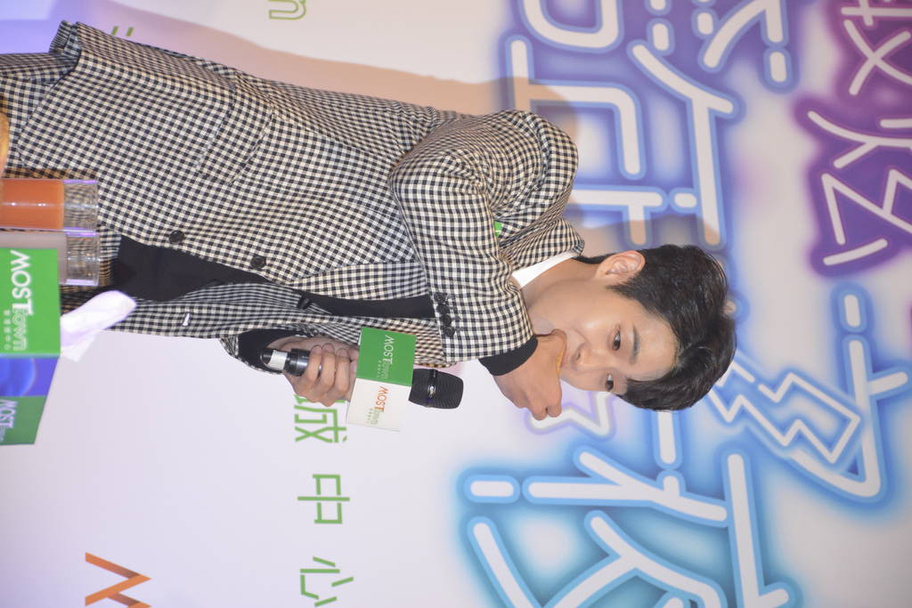 South Korean actor Choi Woo-shik attends a cross-year activity in Hong Kong, China, 31 December 2018 - Foto, immagini