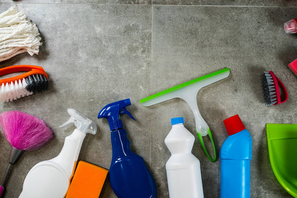 Ev temizlik kavramı. Temizleme ürünleri, tipografi için yer çerçeve - Fotoğraf, Görsel