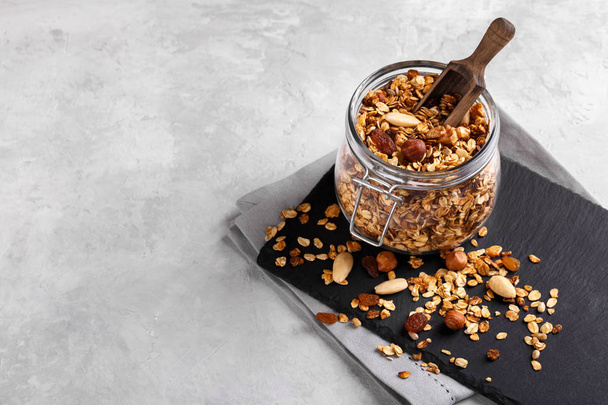 Zelfgemaakte granola met noten - Foto, afbeelding