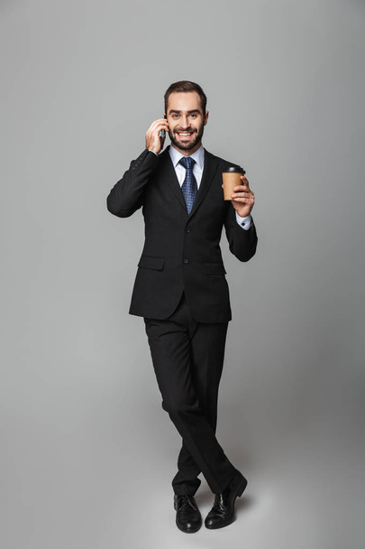 Portrait of a confident handsome businessman - Foto, Bild