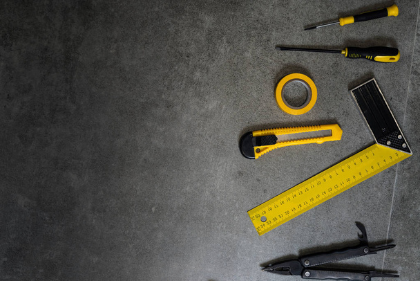 Gelber Satz Werkzeuge für Reparatur und Bau - Foto, Bild