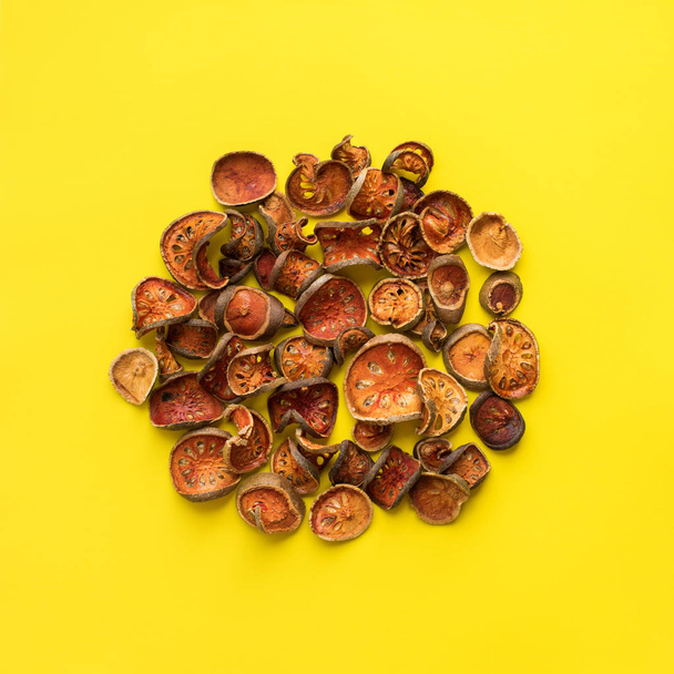 Bael fruit Asian treatment herbal tea dried Matum - Фото, зображення
