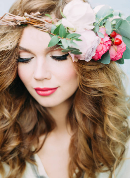 portrait of beautiful bride wearing floral wreath  - Fotografie, Obrázek
