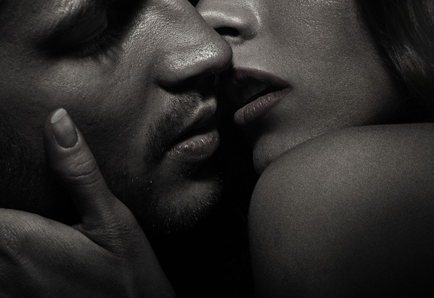 Sensual kiss - Foto, imagen