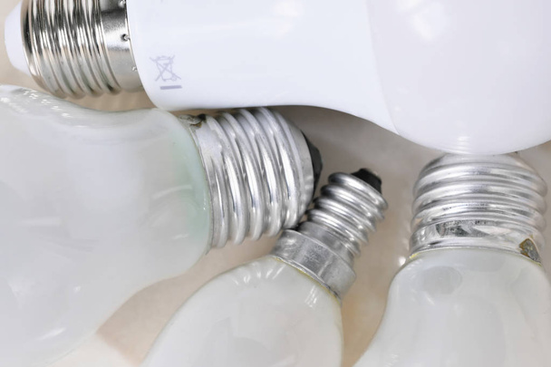 Verlichting elektrische lampen - Foto, afbeelding