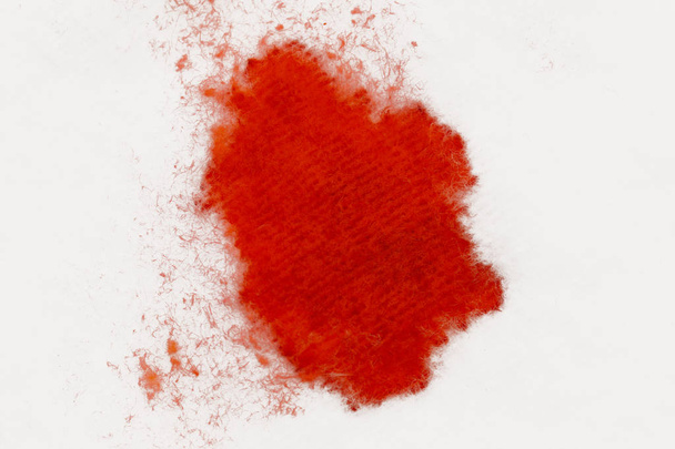 Gotas de sangre en la almohadilla de algodón, vista de cerca
 - Foto, Imagen
